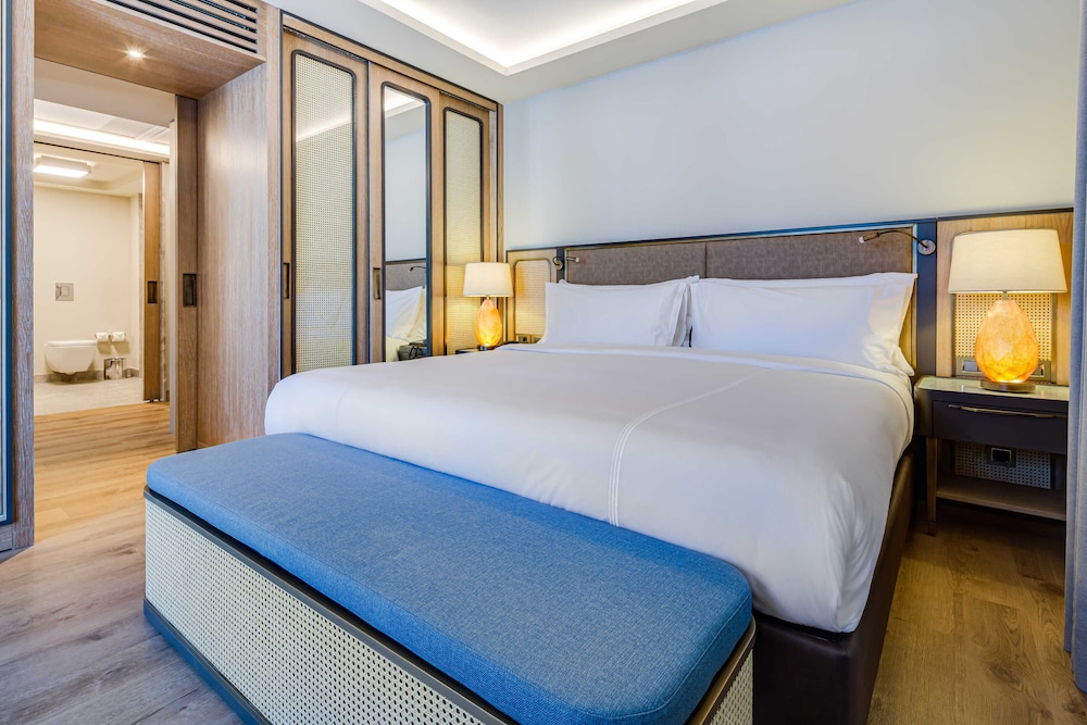 One Bedroom Suite - Sea View-