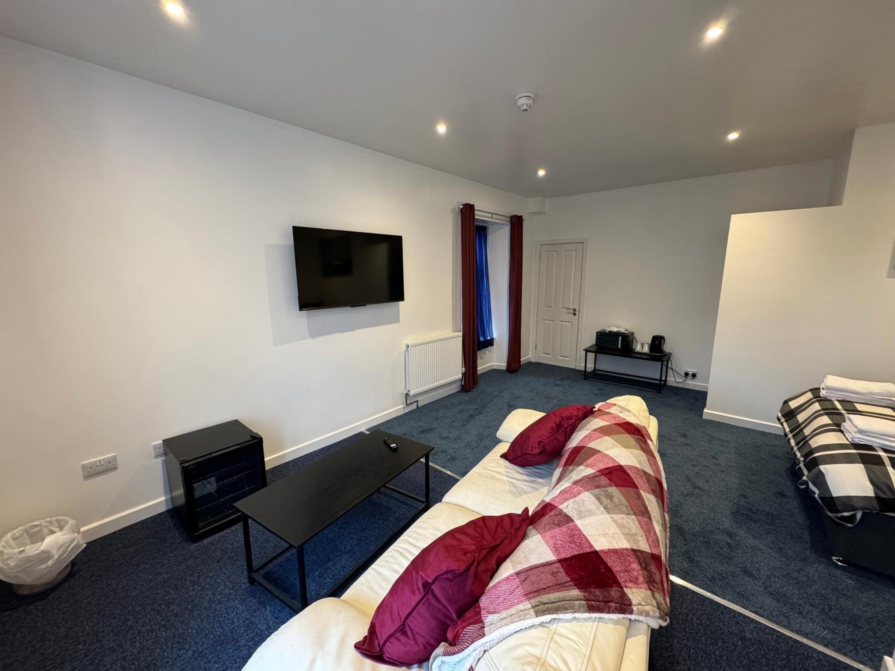 Grant Arms Hotel 15/50