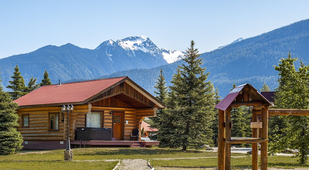 Glacier House Resort 9/36