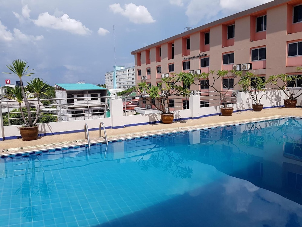 K.S. Pavilion Hotel 7/50