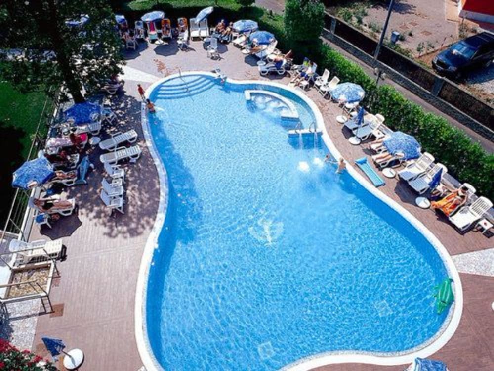 Hotel Bisesti 42/50
