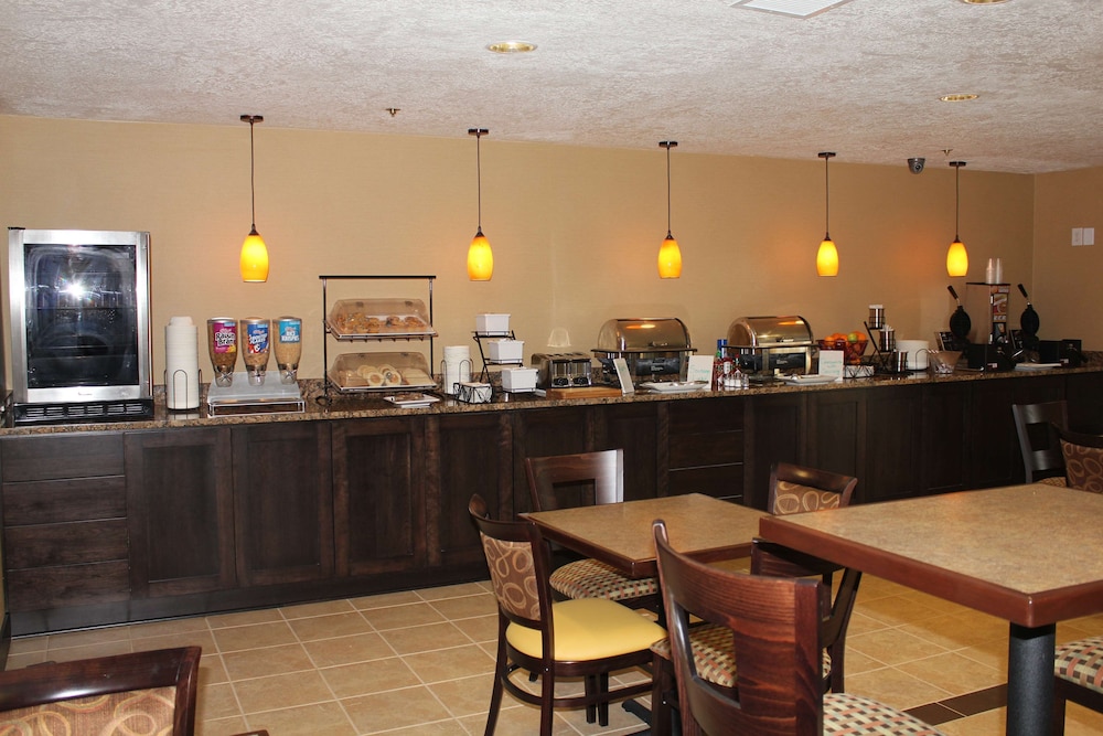 Best Western Plus Grand Manor Inn 37/43