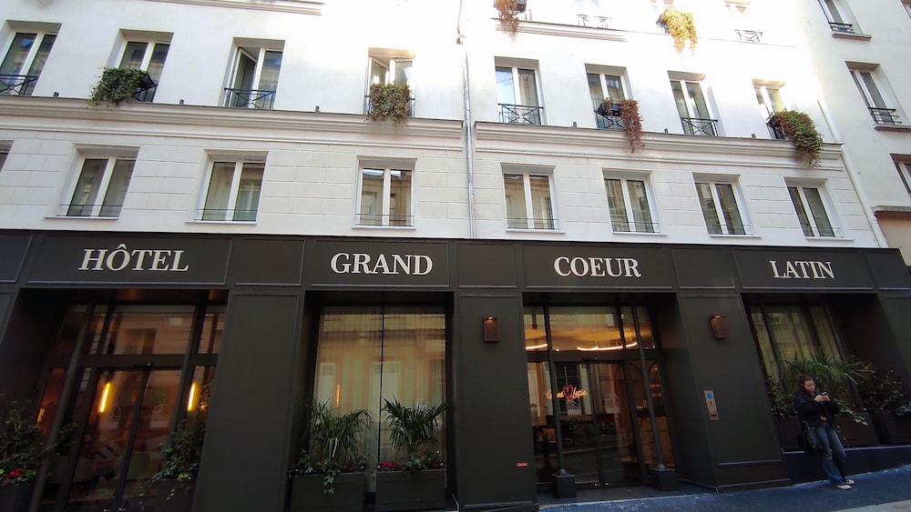 Hotel Grand Coeur Latin in PARIS