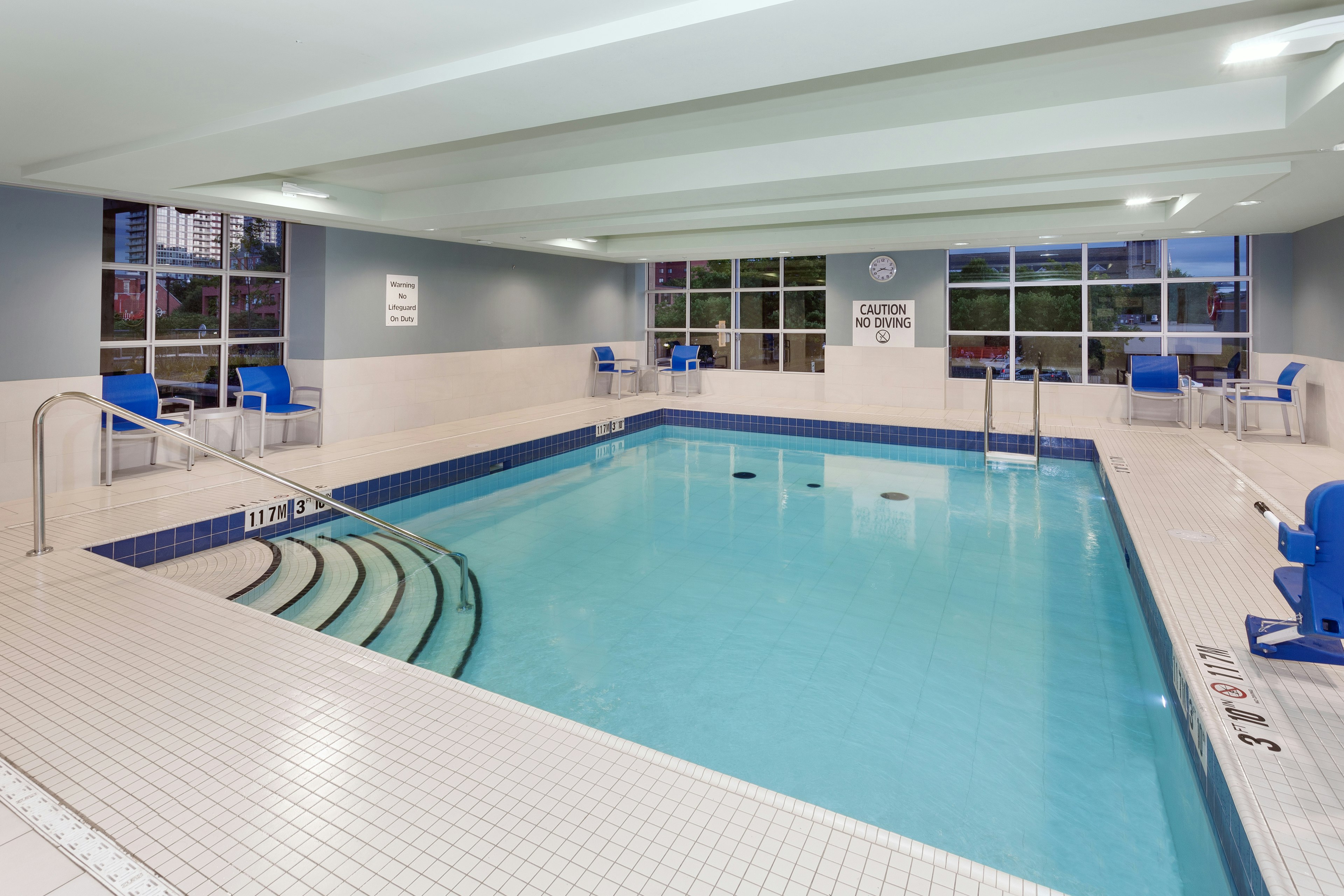 Holiday Inn Express And Suites Ottawa Downtown East 46/78