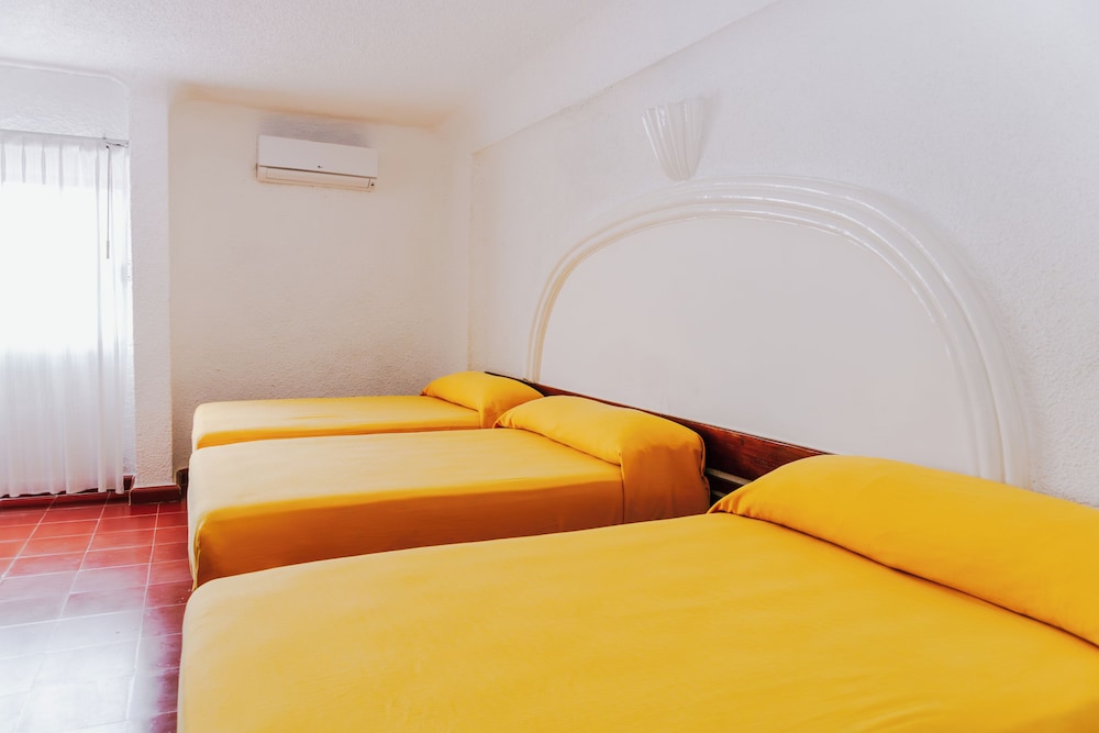 Antillano Hotel 24/60