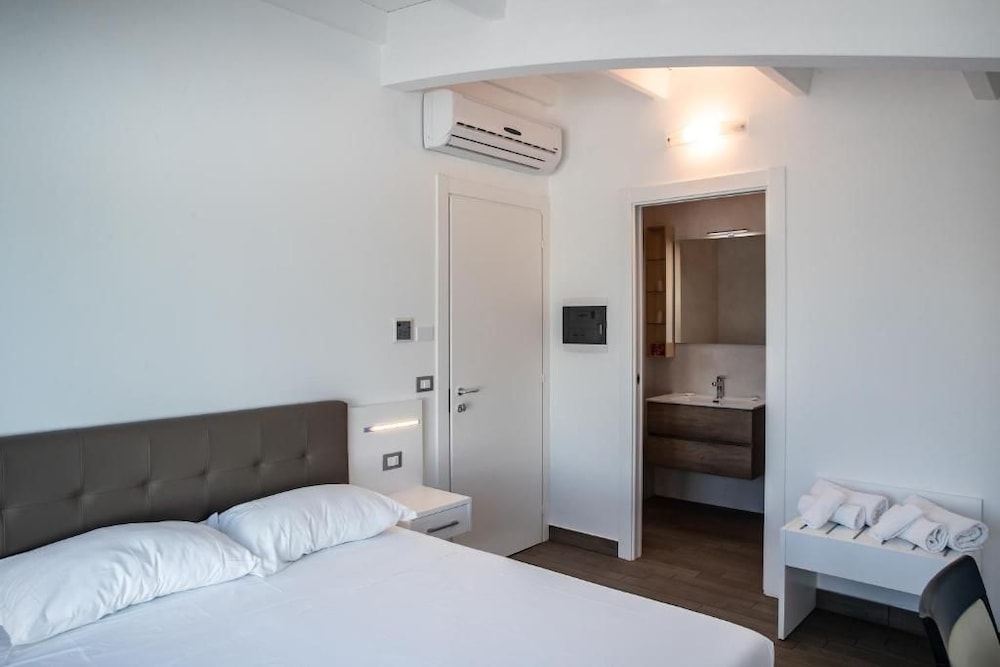 Nauticus Guest Room 6/41