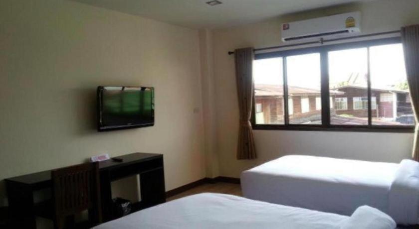 Ponburi Hotel 26/90
