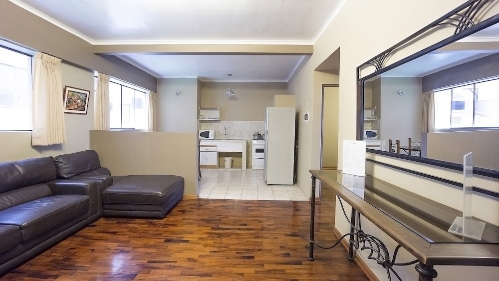 Suites Larco 656 29/50