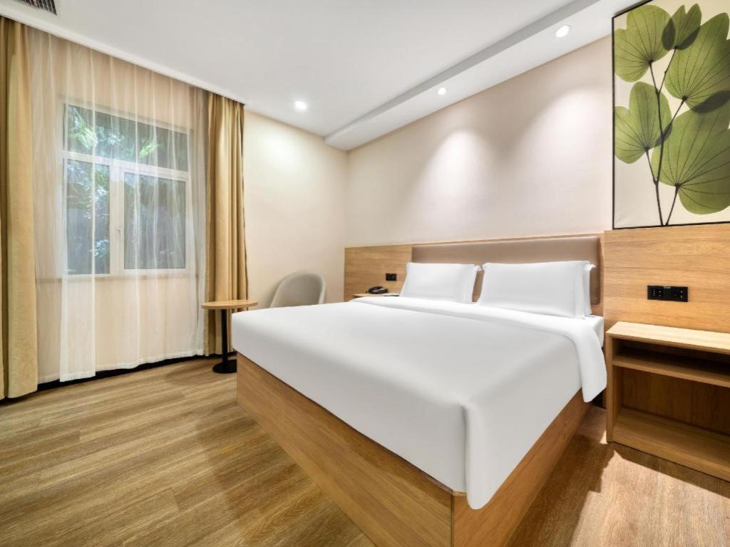 GreenTree Inn HuZhou AnJi YingBin Avenue Express Hotel 23/43