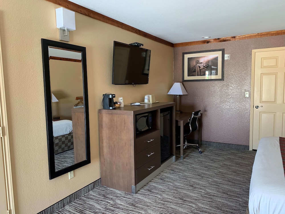 Best Western Windwood Inn & Suites 10/36