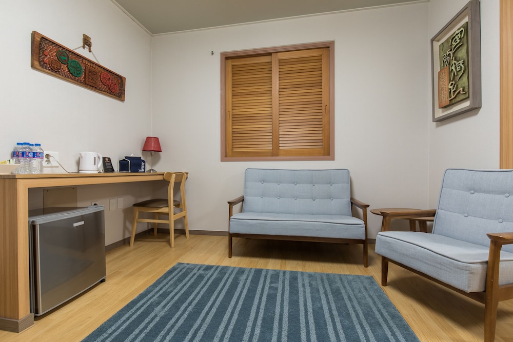 Uniqstay Hostel And Suite 35/46
