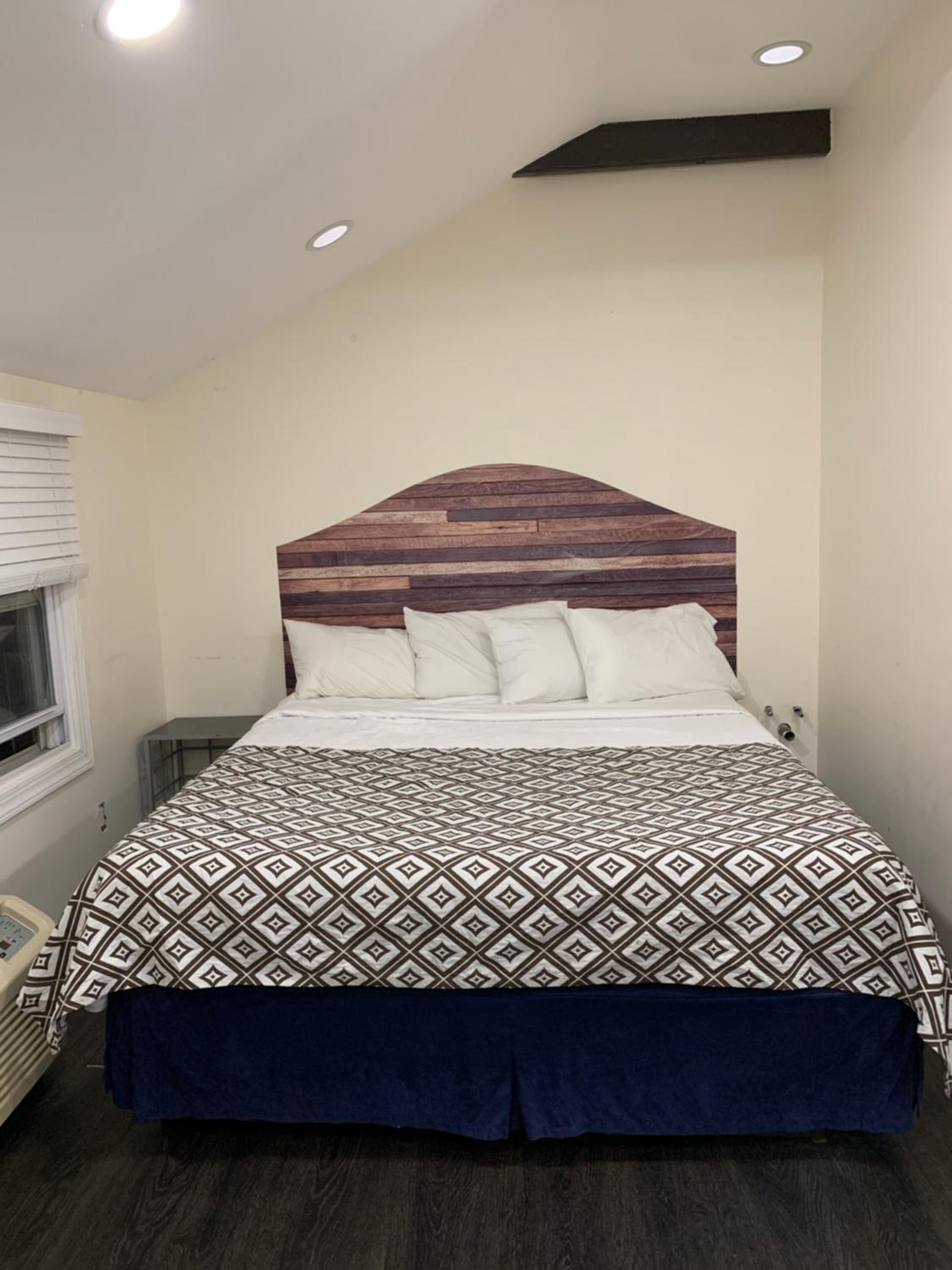 Penn Lodge Hotel & Suites 20/50