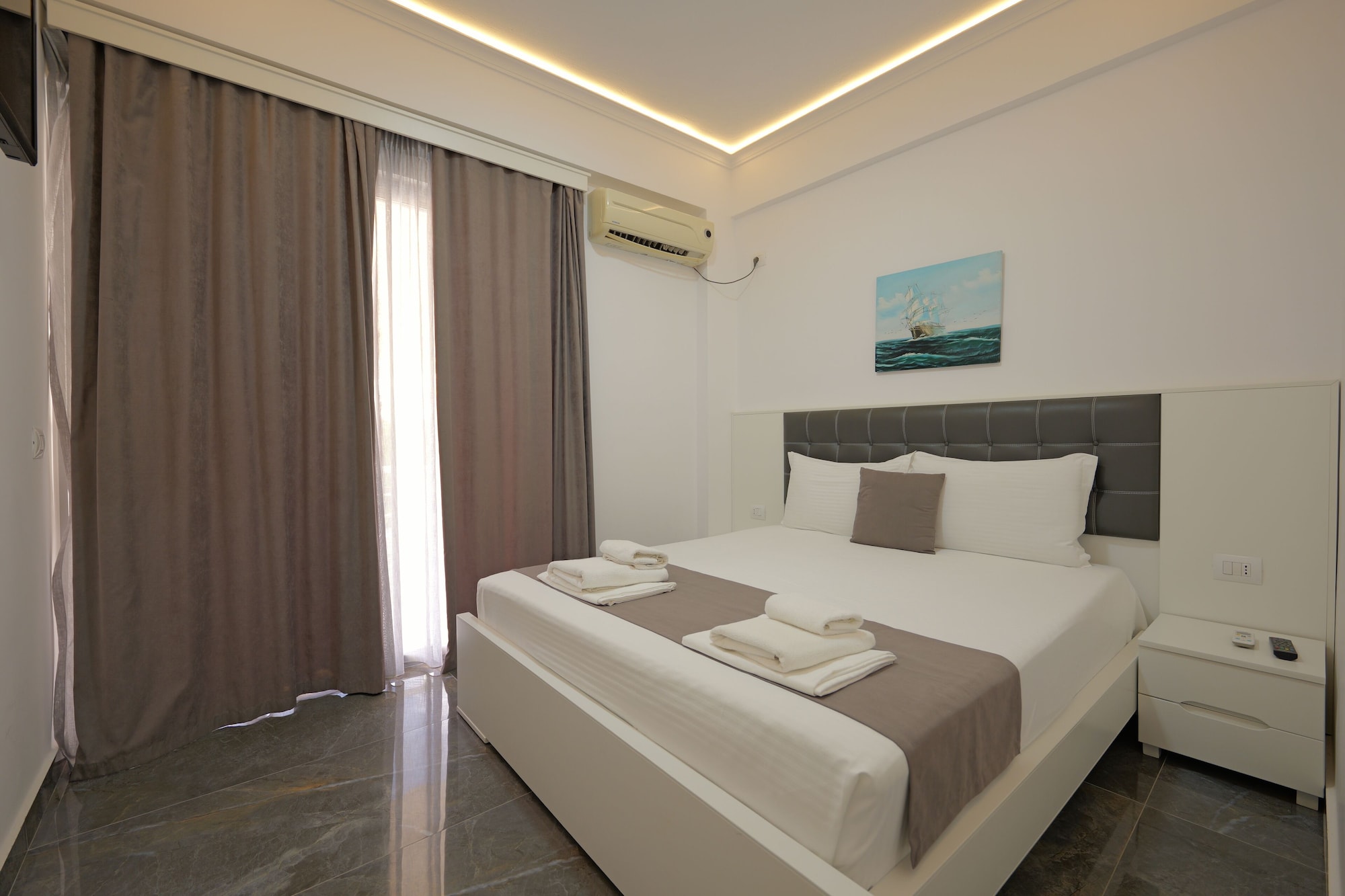 ROOM, QUADRUPLE, SEA VIEW