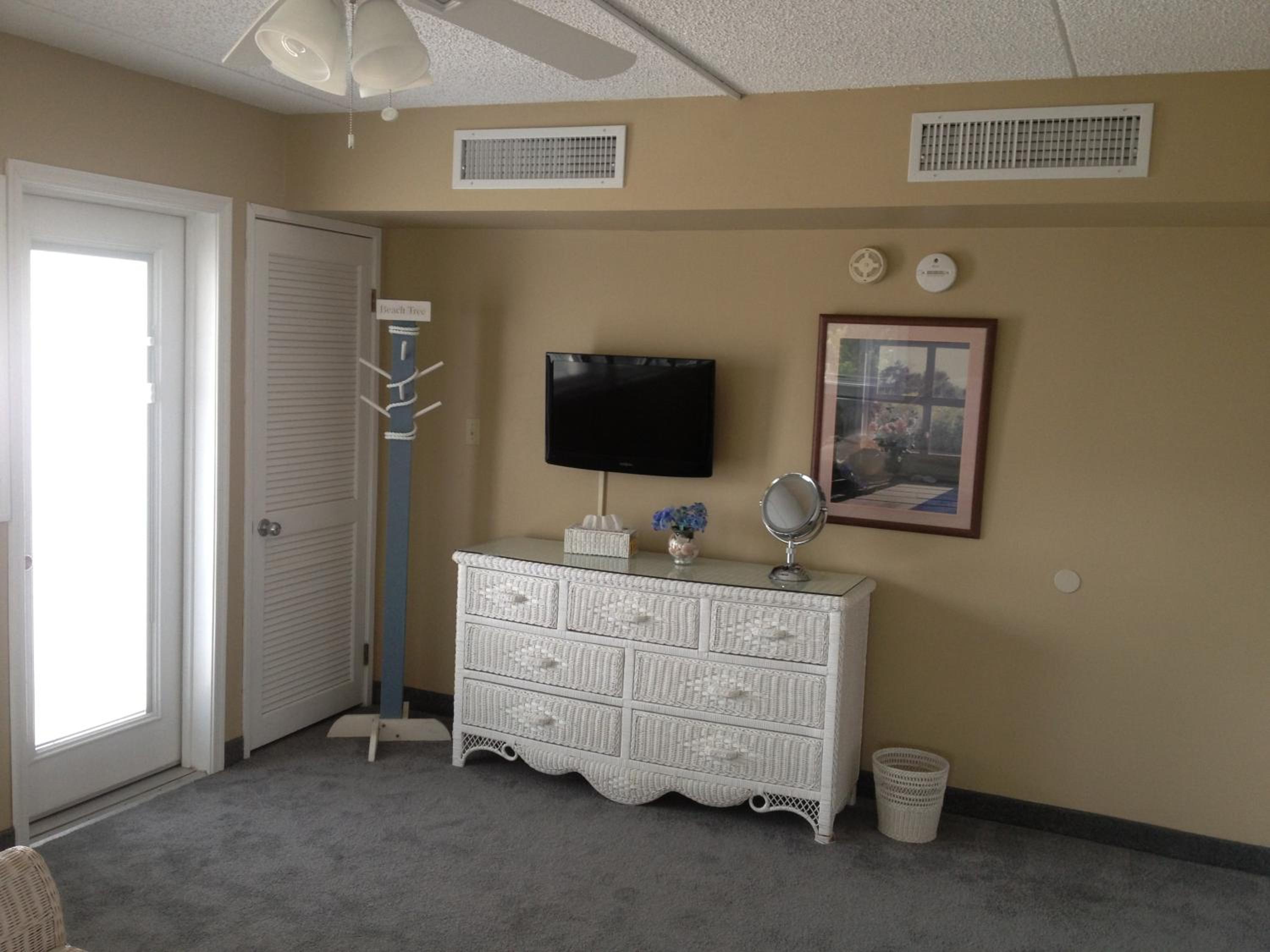 Biscayne Suites 10/49