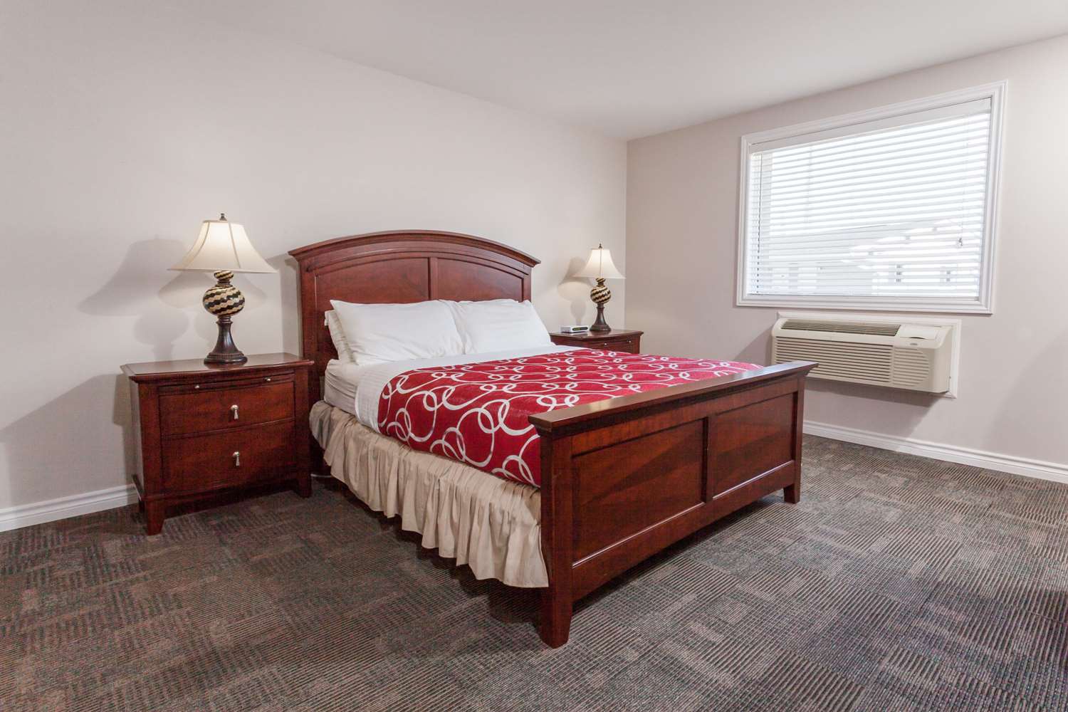 Super 8 By Wyndham Kirkland Lake 8/15