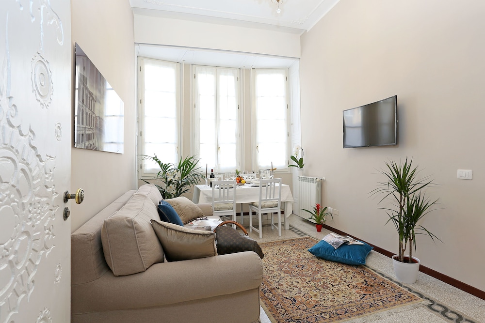 Liberty Rome Suites 52/68