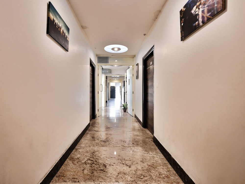 Hotel Delhi Aerocity 6/75