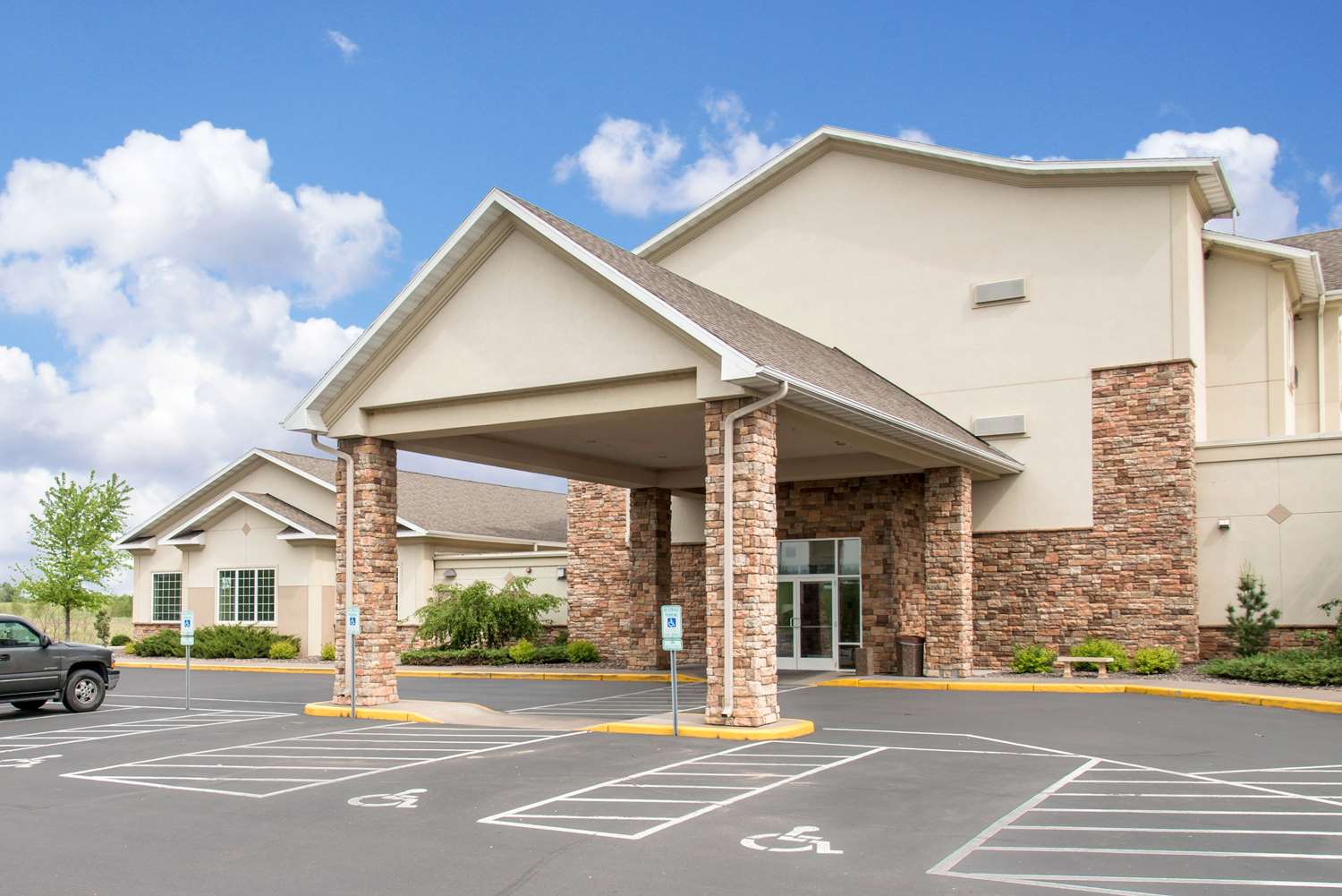Sleep Inn & Suites Conference Center Eau Claire North 20/22