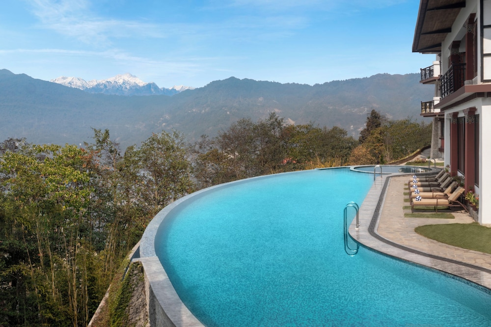 Denzong Regency- Luxury Mountain Retreat Spa & Casino 21/23