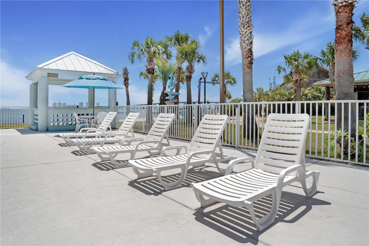Best Western Navarre Waterfront 21/25
