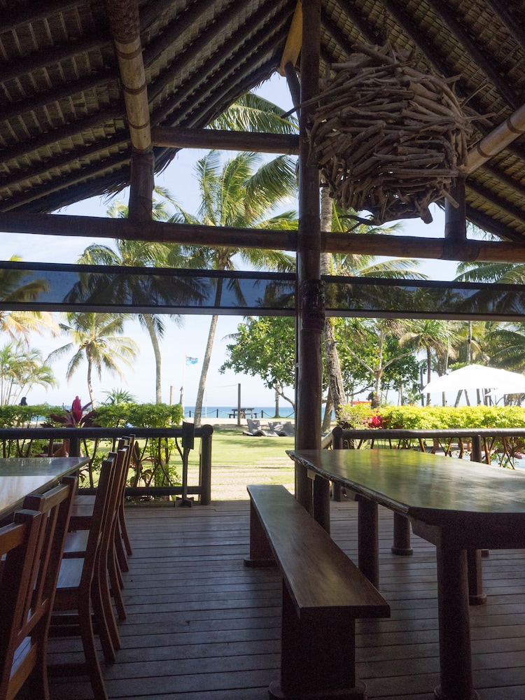 Uprising Beach Resort 56/72