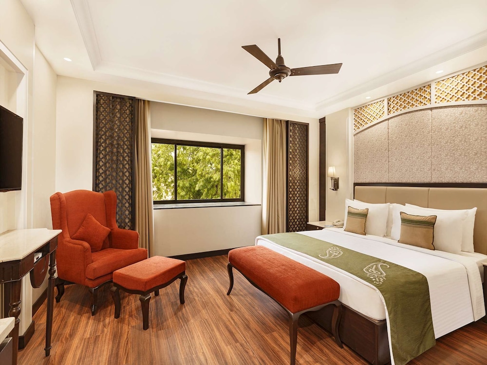 La Place Sarovar Portico Lucknow 18/55