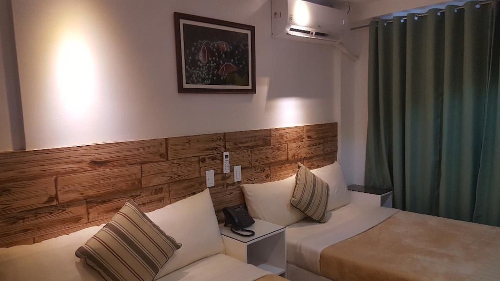 Zen Rooms Makati Amorsolo 40/59