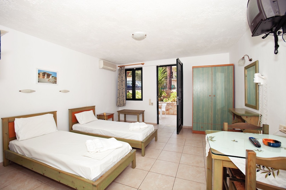 Dionysos Apartments And Studios 16/61