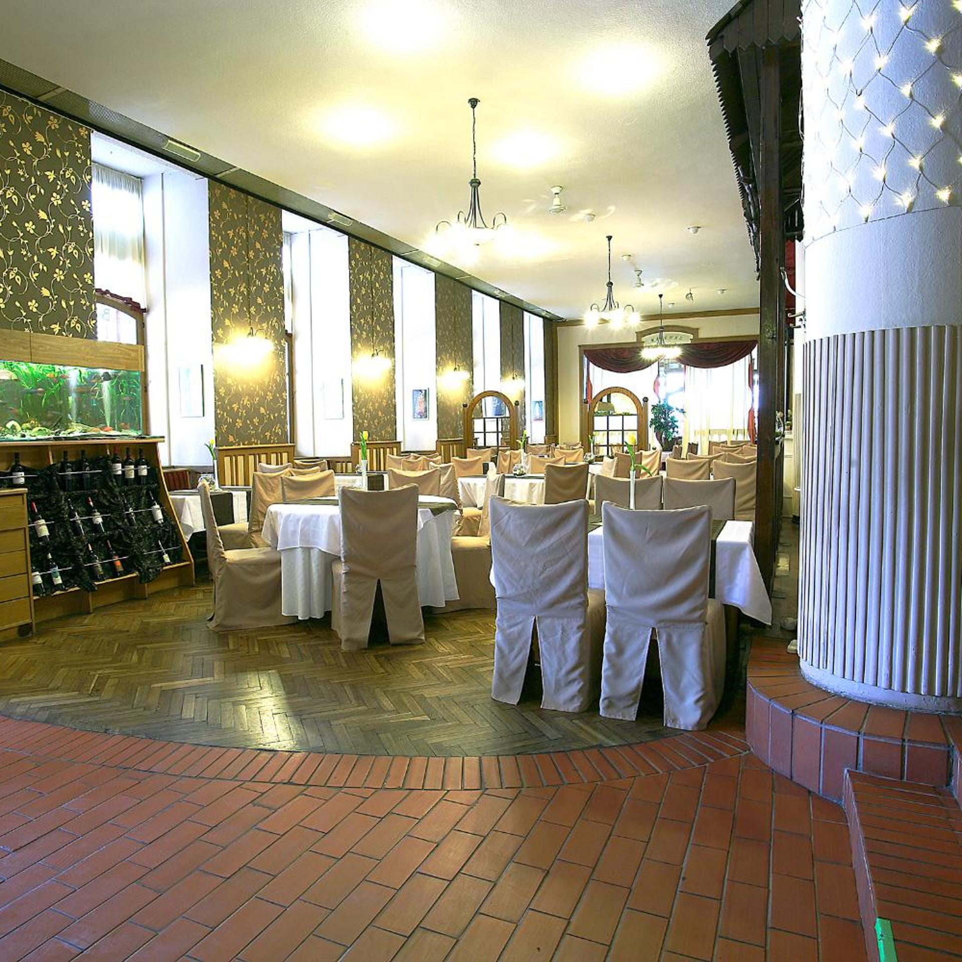 Hotel Kapos 34/50