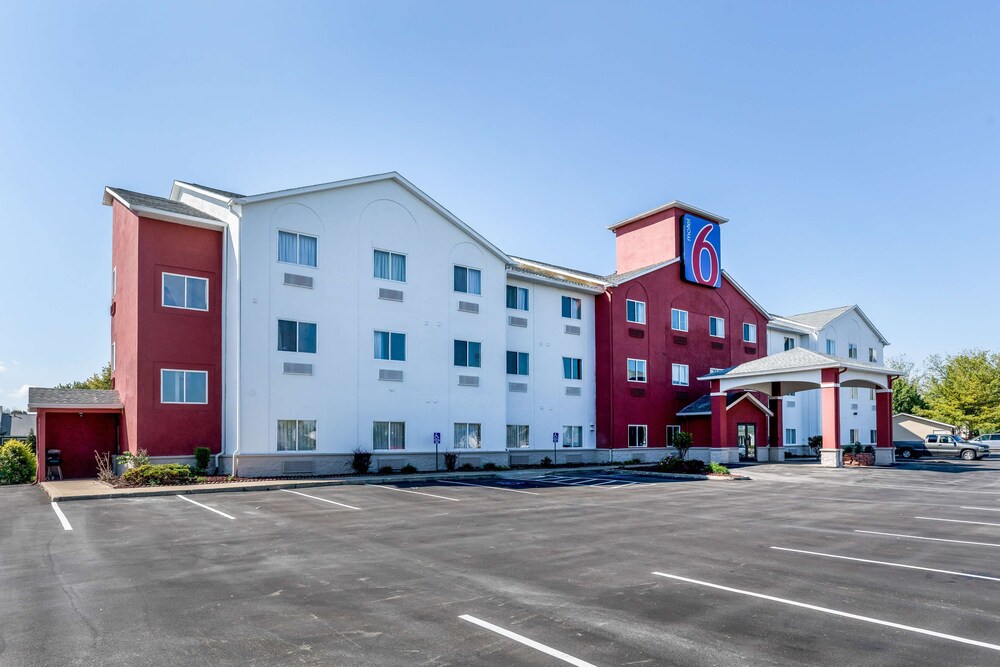 Motel6 Indianapolis, IN - Southport 41/45