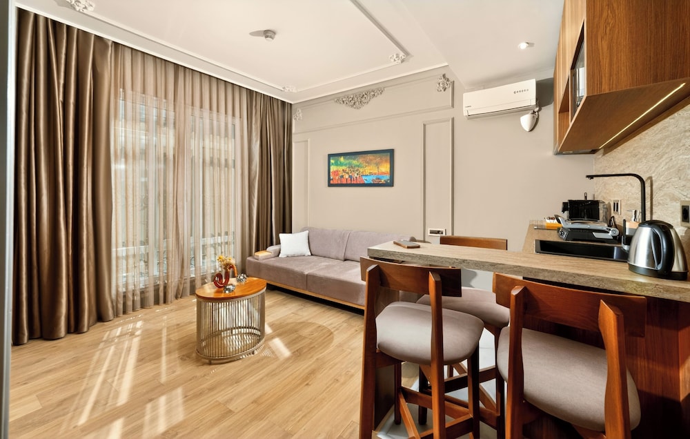 Taksim Premium Hotel 63/70