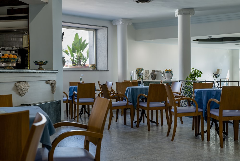 Panoramic Hotel 32/45