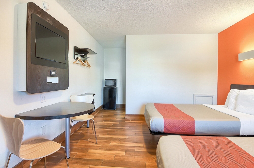 Motel6 Harrisonburg, VA - South 28/47