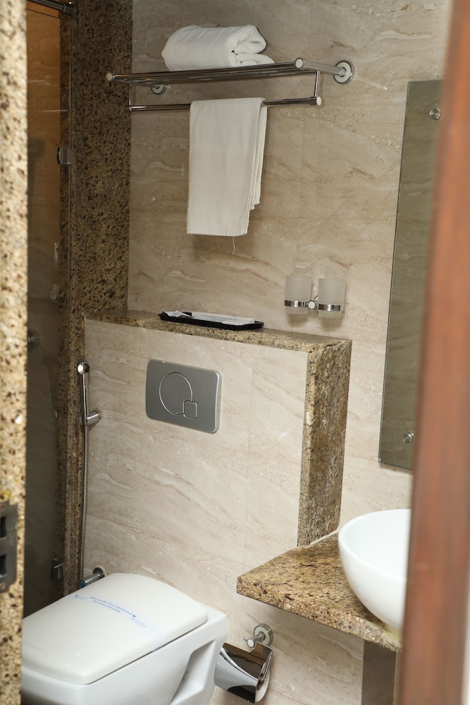 Hotel Anantha Executive Suites 18/18