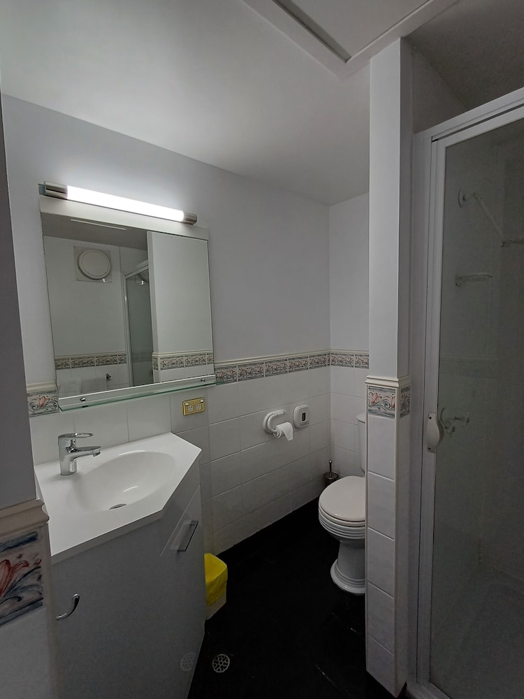 Art Hotel on York 64/65