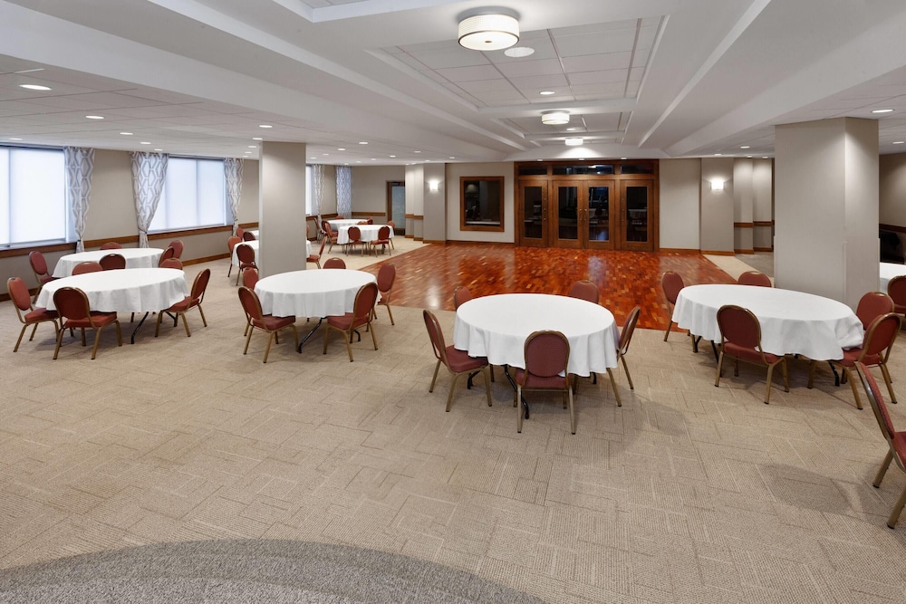 Ramada by Wyndham Milwaukee 20/29
