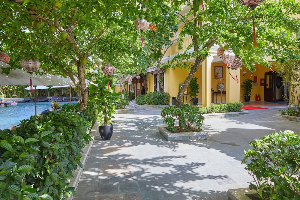 Hoi An Central Boutique Hotel & Spa 38/40