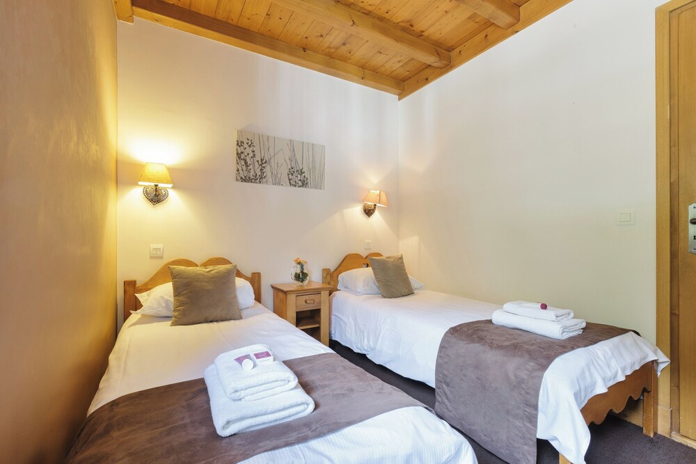 3 Bedrooms, Family, Apartment, Double and Twin Beds, Bunk Bed, 2 Bathrooms، Residence & Spa Vallorcine Mont-Blanc 5/10