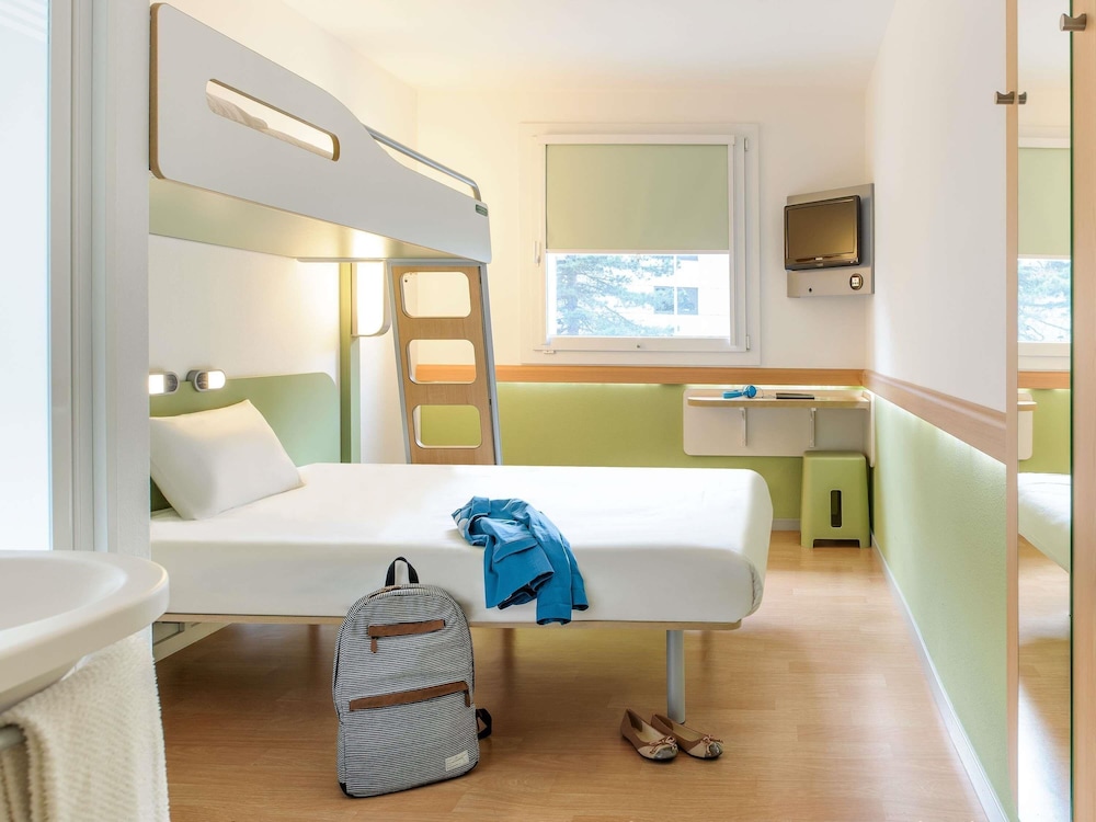 ibis budget Duisburg City am Innenhafen 18/36