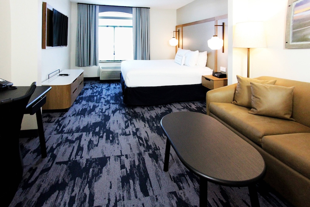 Fairfield Inn Suites Charleston Airport Convention Center 26/45