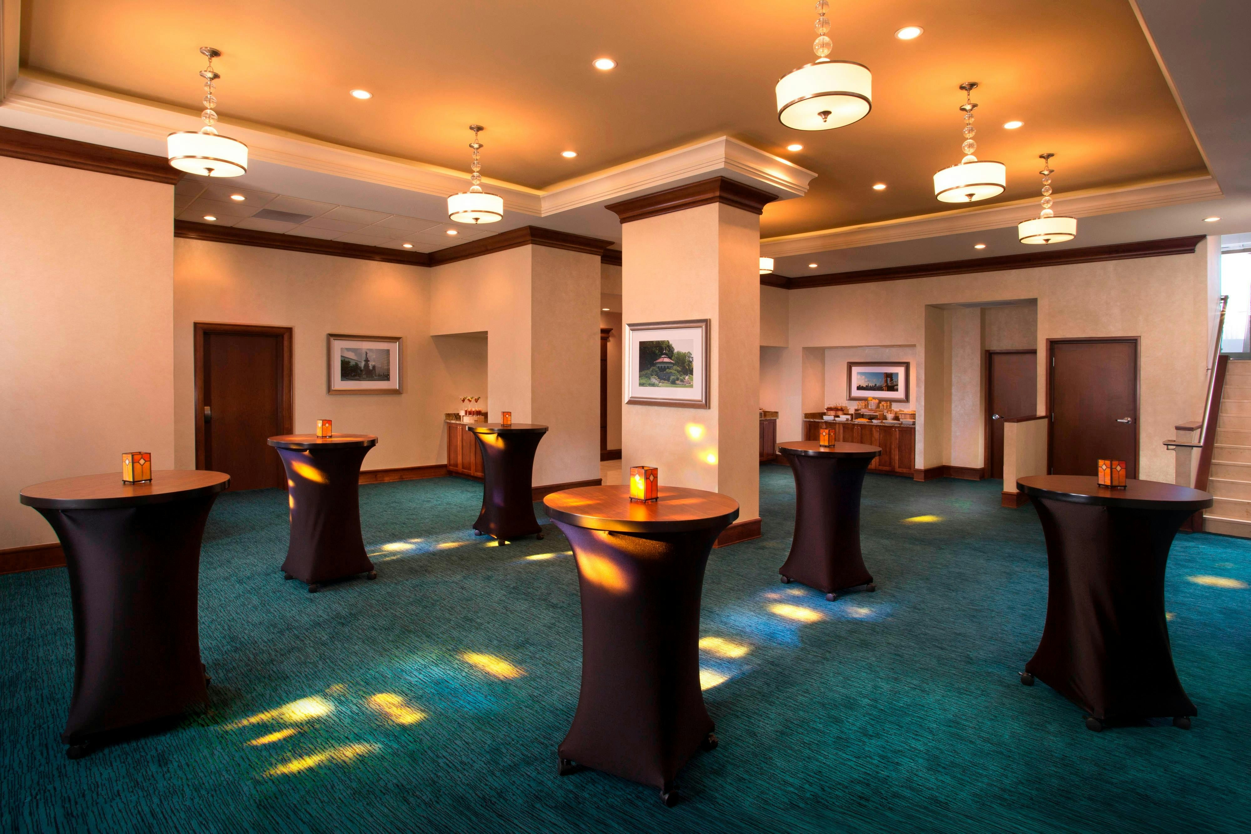 Residence Inn by Marriott Cincinnati Downtown/The Phelps 10/24