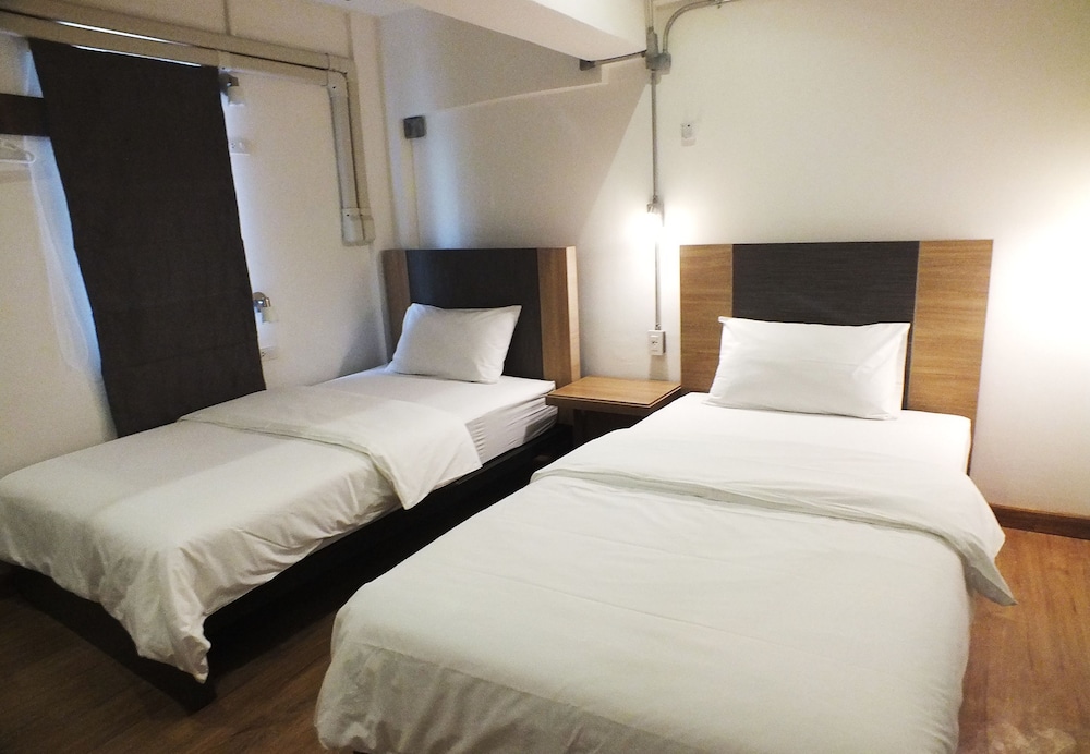 09 Hostel 8/49