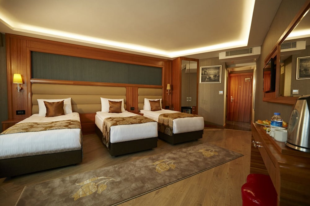 ROOM, TRIPLE