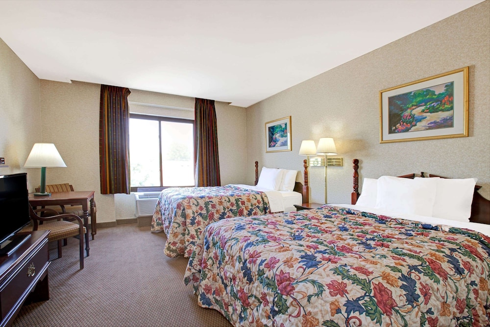Days Inn By Wyndham Parsippany 4/23