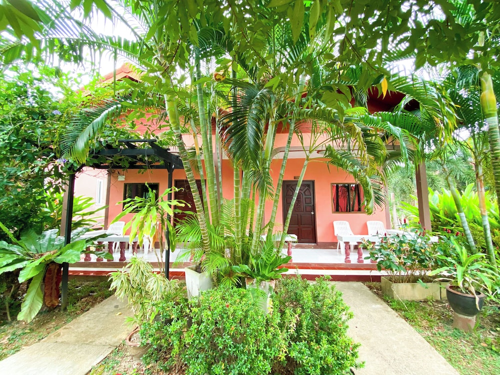 Hatzanda Lanta Resort 55/64
