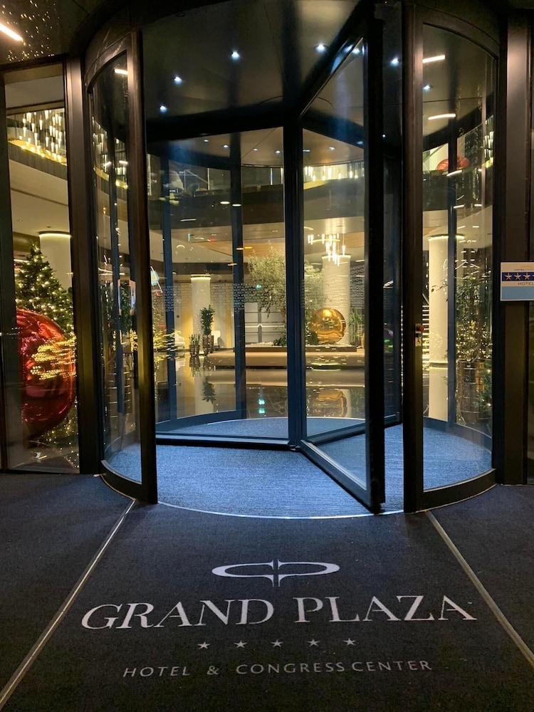 Grand Plaza Hotel And Congress Centre 56/62