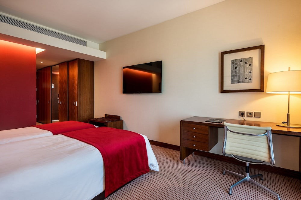Lagoas Park Hotel 37/100