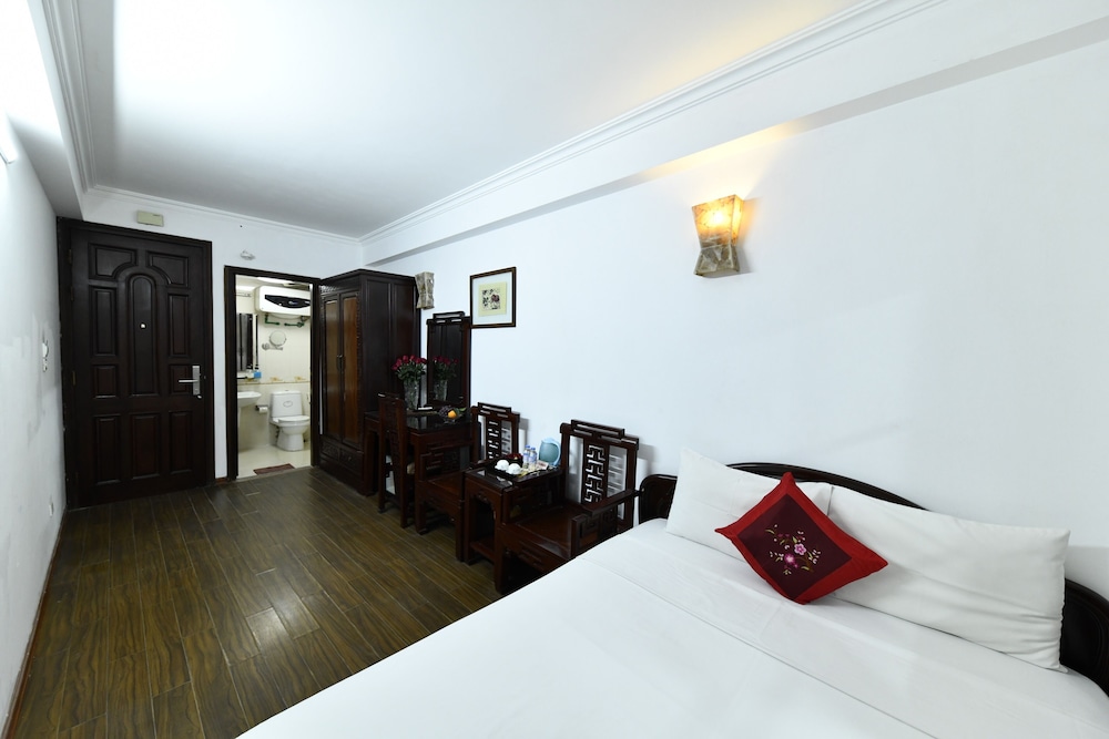 SUPERIOR, DOUBLE BED, CITY VIEW