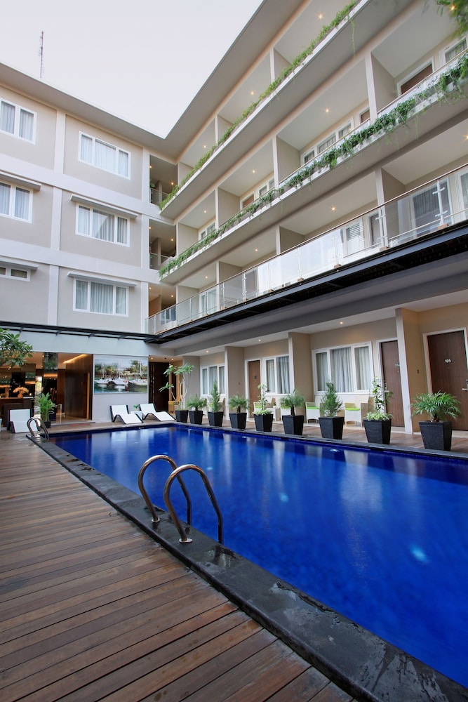 Ohana Hotel Kuta 64/69