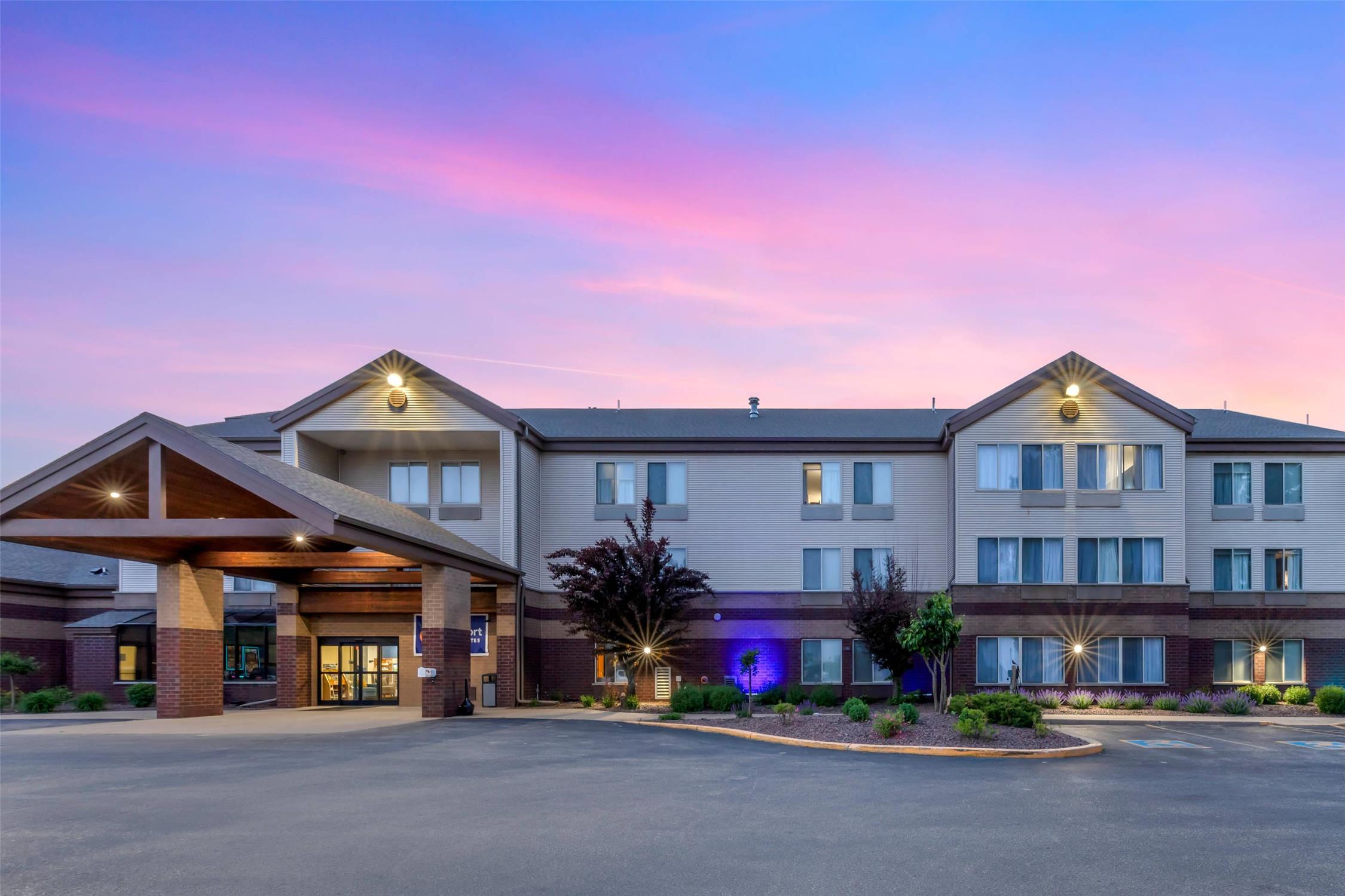 Comfort Inn & Suites New Lisbon 1/18